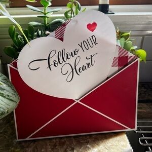 Nwt-❤️❤️ Valentine Hanging Sign.